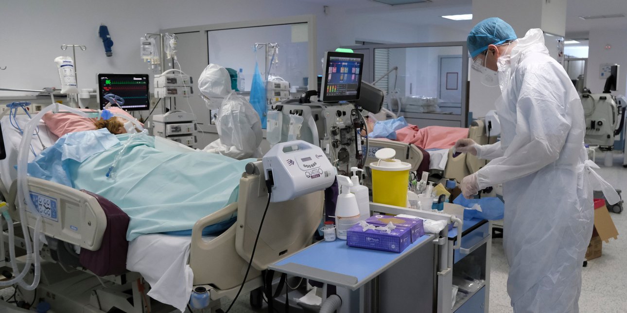 Coronavirus patients in the ICU